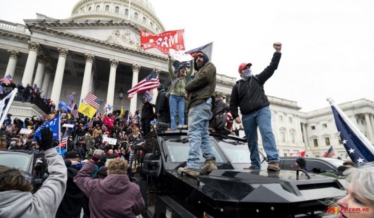 Đô la Mỹ biến động giữa cuộc đụng độ ở Quốc hội Mỹ