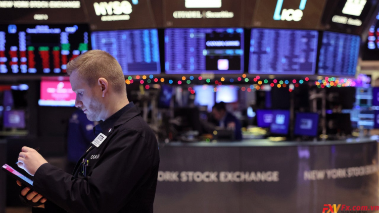 Thị trường chứng khoán: Cổ phiếu tăng sau số liệu doanh số bán lẻ tăng mạnh