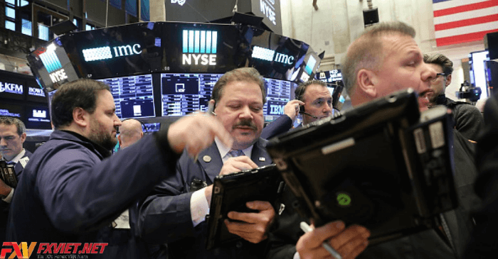 Dow Jones tăng 1,18%